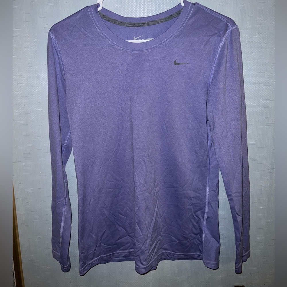 Nike dri-fit long sleeve shirt Size medium